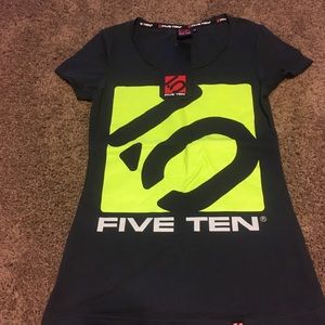 FIVE TEN LOGO TEE SIZE XS